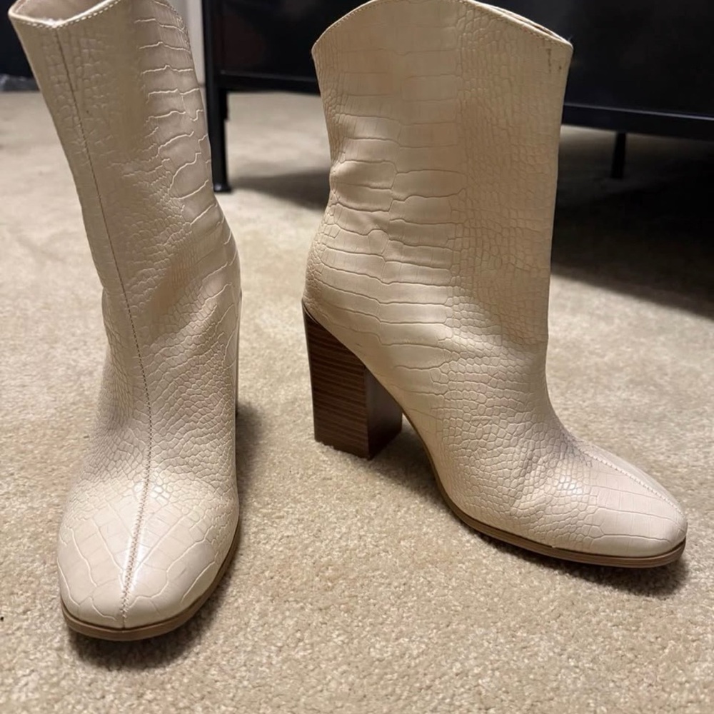 Cream Ankle Boots Women’s Size 8